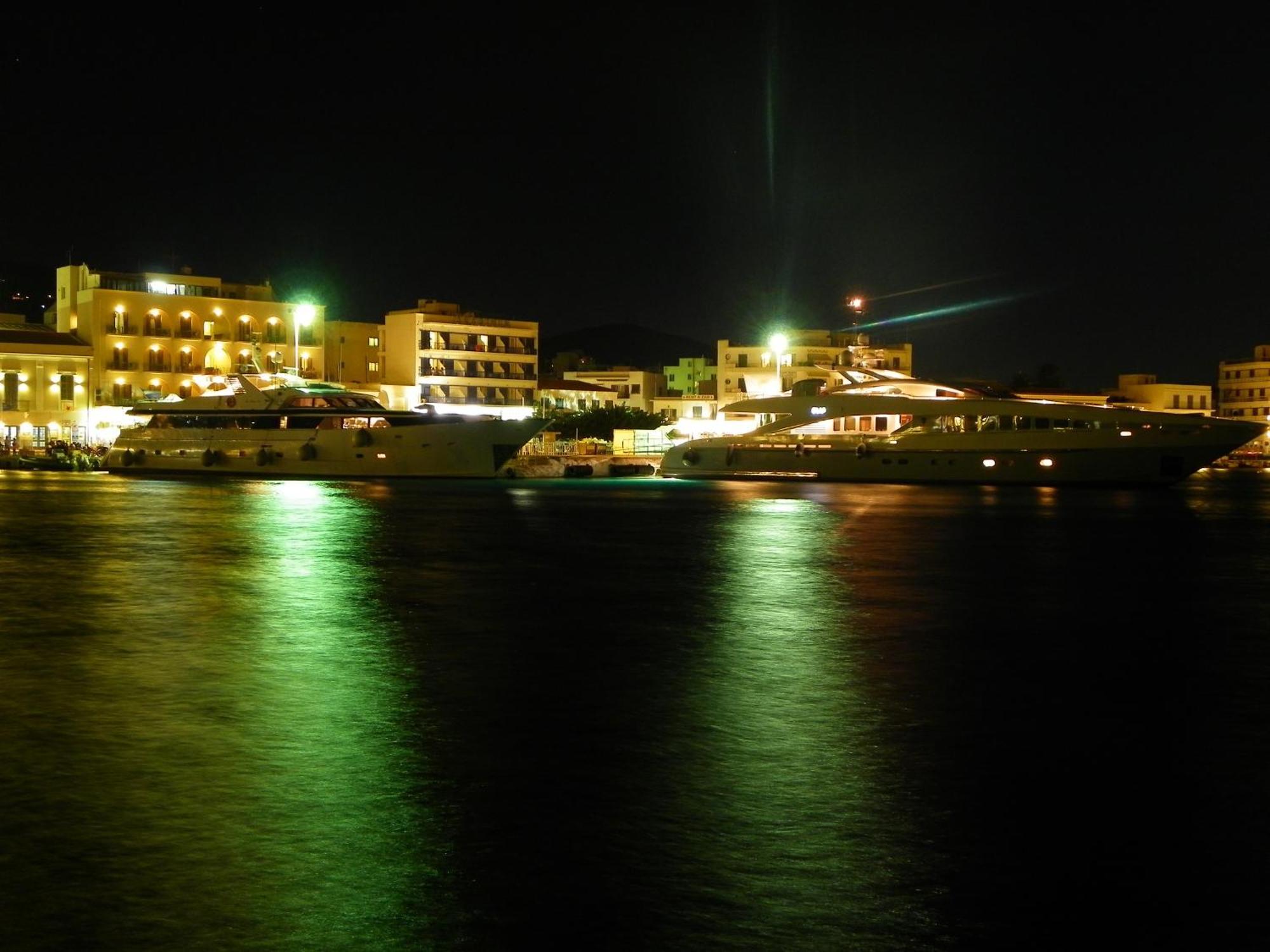 Poseidonio Hotel Тинос Екстериор снимка